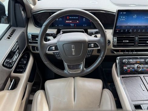 Used 2022 Lincoln Navigator L Reserve image 10