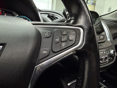 Used 2017 Chevrolet Malibu Premier w/ Driver Confidence Package FWD image 17