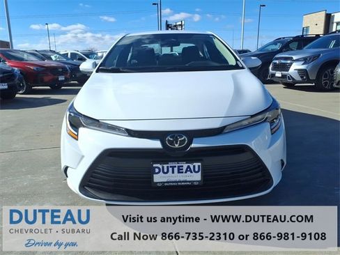 Used 2025 Toyota Corolla LE image 2