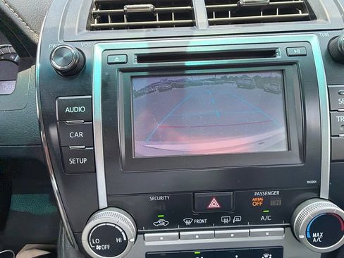 Used 2014 Toyota Camry SE FWD image 3