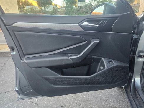 Used 2019 Volkswagen Jetta S w/ Driver Assistance Package image 10