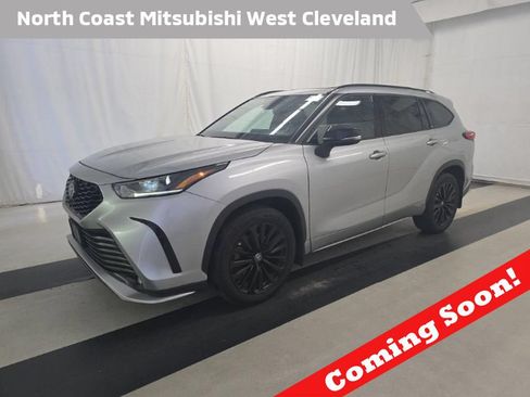 Used 2023 Toyota Highlander XSE AWD/4WD image 1