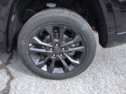 New 2026 Jeep Grand Cherokee Limited AWD/4WD image 12