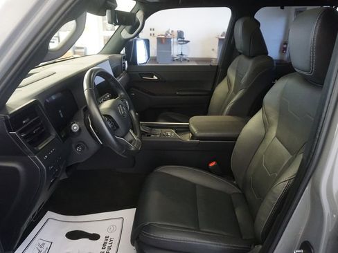 Used 2024 Lexus GX 550 w/ Cold Area Package AWD/4WD image 23