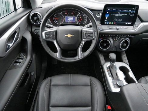 Used 2023 Chevrolet Blazer LT image 11