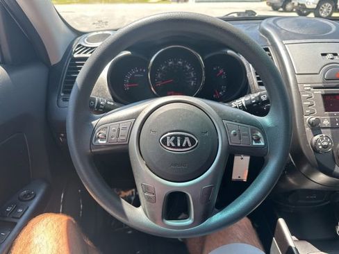 Used 2011 Kia Soul + FWD image 20