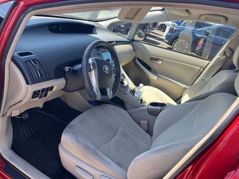 Used 2015 Toyota Prius Two image 9