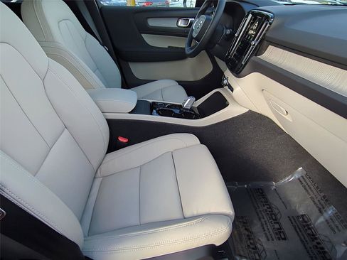 New 2026 Volvo XC40 B5 Ultra w/ Protection Package Premier image 21