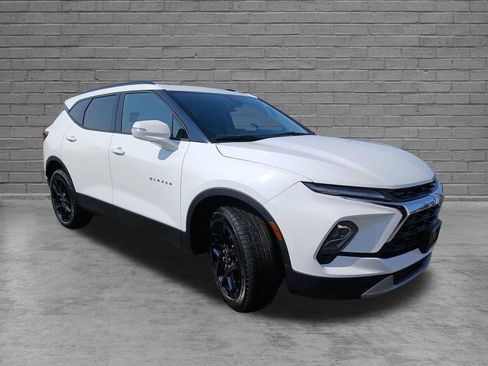 New 2026 Chevrolet Blazer LT w/ Sound & Technology Package AWD/4WD image 9