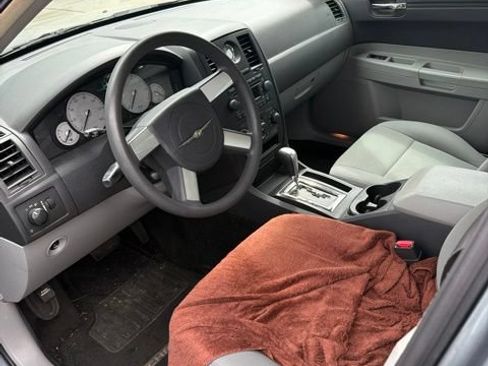 Used 2007 Chrysler 300 RWD image 3