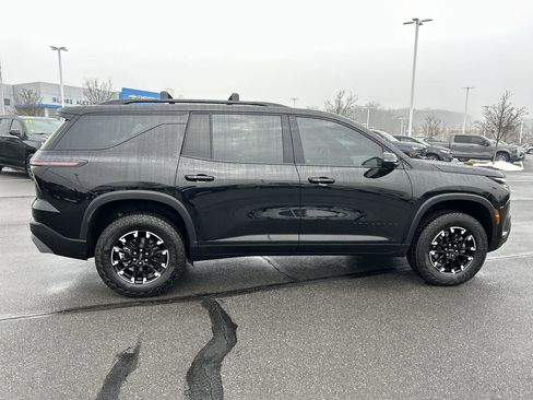 Used 2024 Chevrolet Traverse Z71 image 8