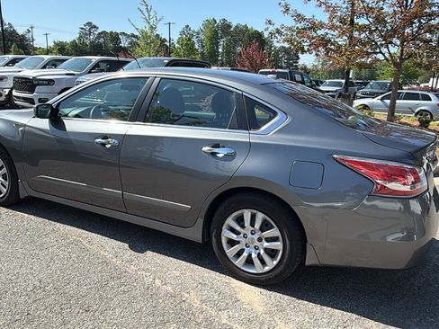 Used 2015 Nissan Altima 2.5 S w/ Power Driver Seat Package FWD image 10