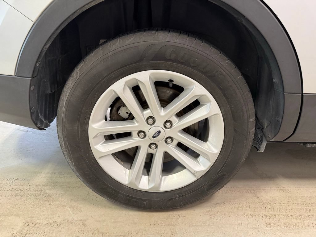 Used 2017 Ford Explorer XLT FWD image 36