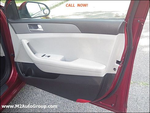 Used 2016 Hyundai Sonata SE image 17