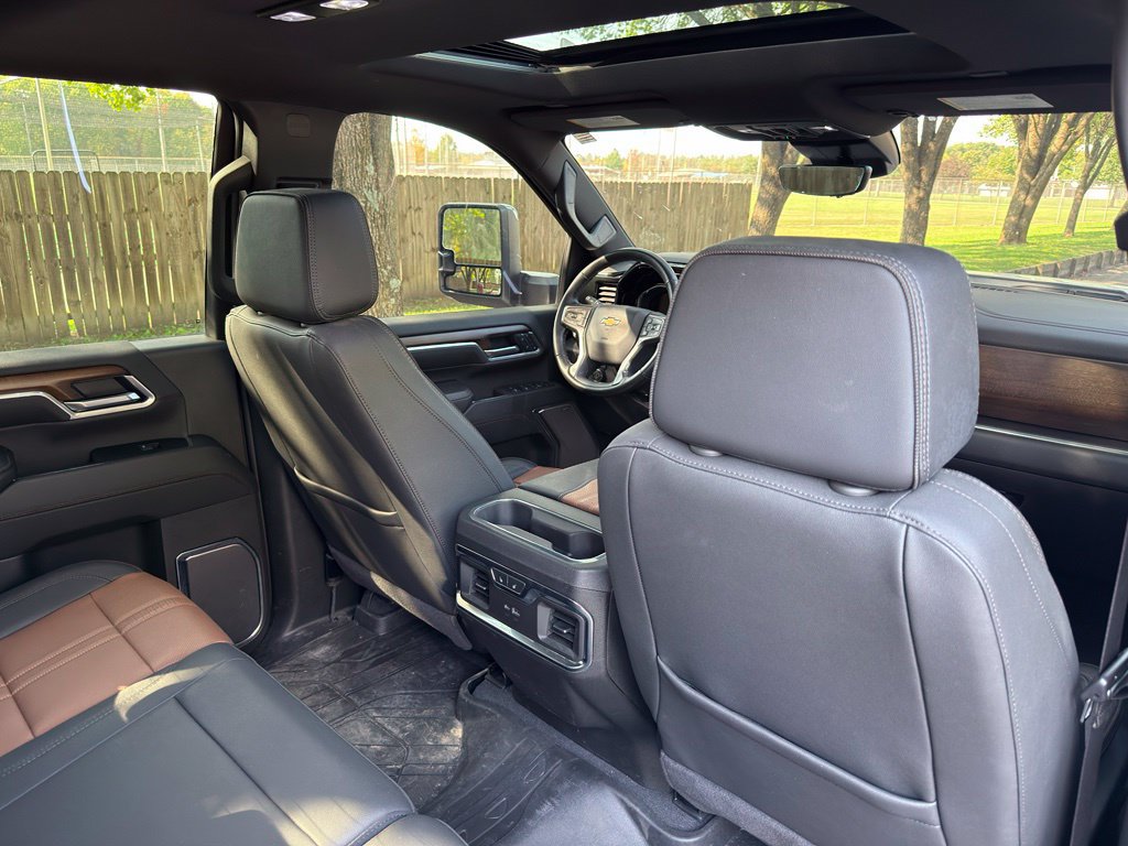 Used 2025 Chevrolet Silverado 3500 High Country w/ High Country Premium Package AWD/4WD image 32