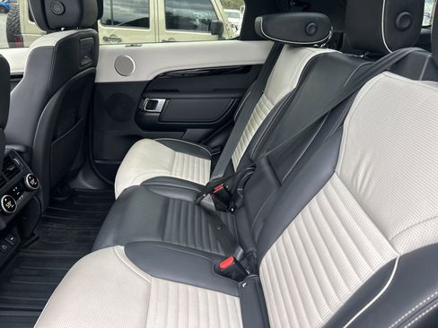 Used 2022 Land Rover Discovery S R-Dynamic image 18