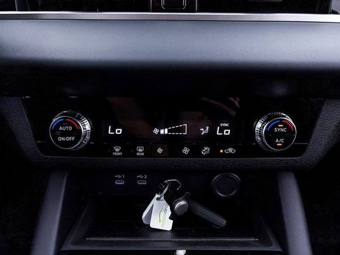 New 2026 Mitsubishi Outlander ES image 15