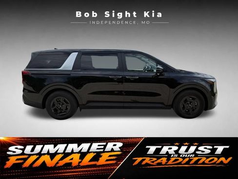 Used 2026 Kia Carnival FWD image 17