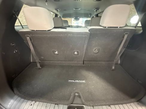 Used 2023 Hyundai Palisade SEL FWD image 14