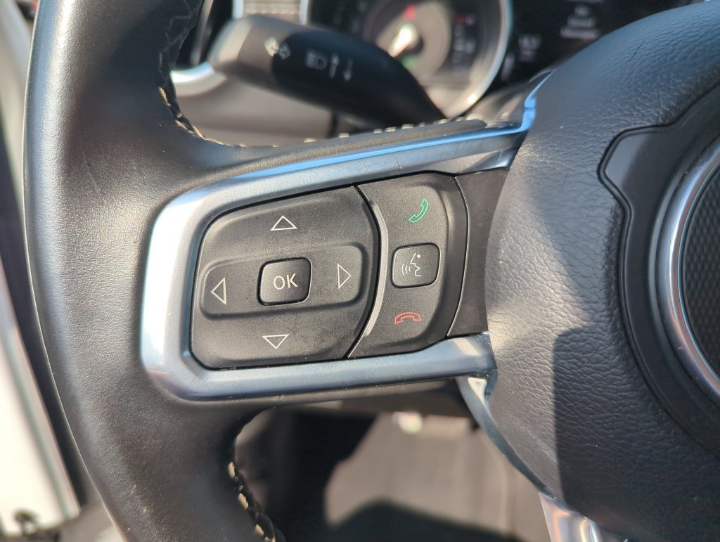 Used 2022 Jeep Wrangler Unlimited Sahara AWD/4WD image 21