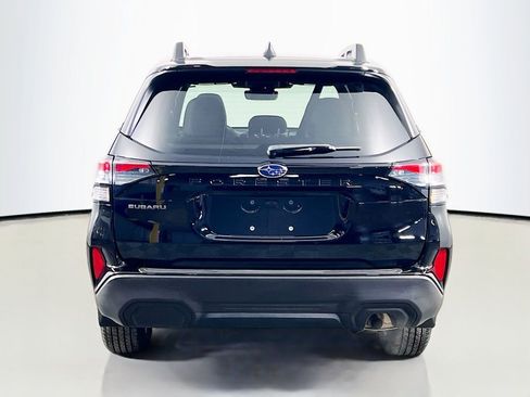 Used 2025 Subaru Forester Premium w/ Convenience Package #2 image 6