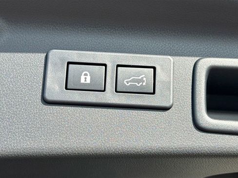 Used 2025 Subaru Forester Sport image 37