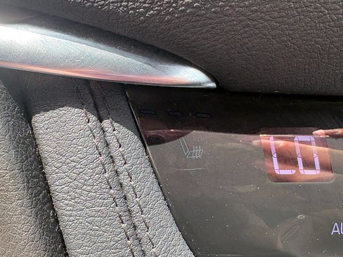 Used 2021 Cadillac XT5 Luxury w/ LPO, Floor Liner Package FWD image 21