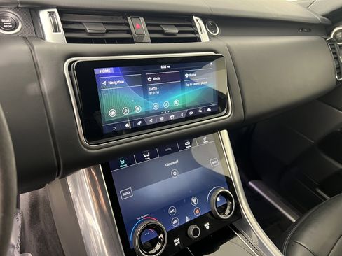 Used 2022 Land Rover Range Rover Sport HST image 29