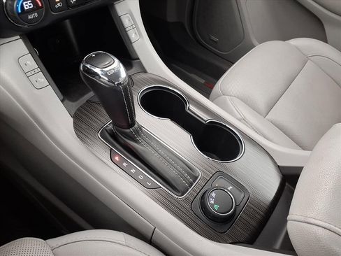 Used 2018 GMC Acadia SLT image 20