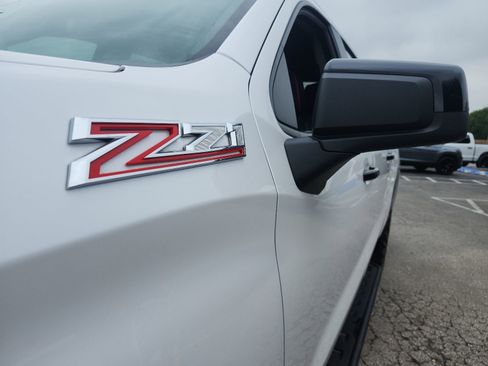 Used 2024 Chevrolet Silverado 1500 LT Trail Boss w/ Convenience Package II AWD/4WD image 10