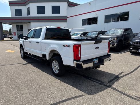 Used 2025 Ford F250 XLT AWD/4WD image 3