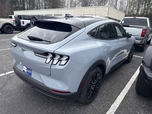 Used 2025 Ford Mustang Mach-E Select w/ Comfort Package Lite image 18