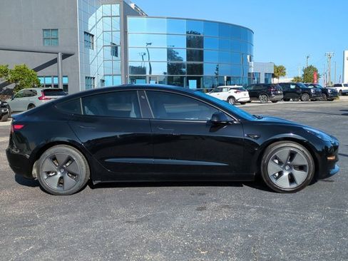 Used 2023 Tesla Model 3 Standard Range image 3
