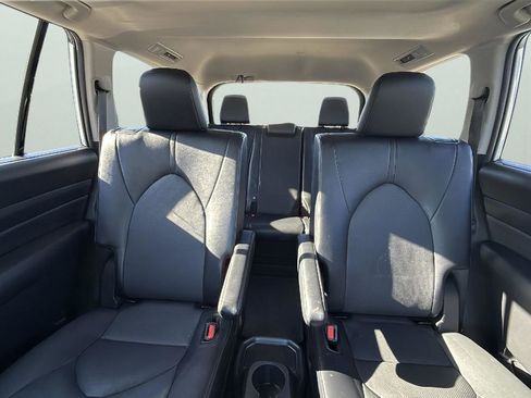 Used 2024 Toyota Grand Highlander XLE image 26