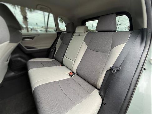 Used 2022 Toyota RAV4 XLE FWD image 9