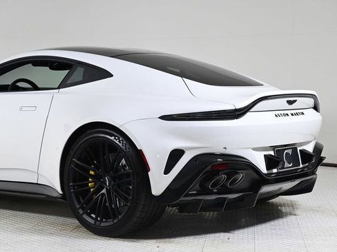 Used 2025 Aston Martin V8 Vantage Coupe image 9