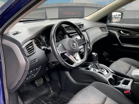 Used 2019 Nissan Rogue SV w/ Premium Package AWD/4WD image 13