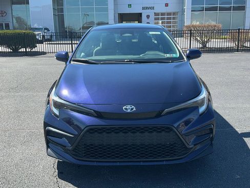 Used 2023 Toyota Corolla SE image 2