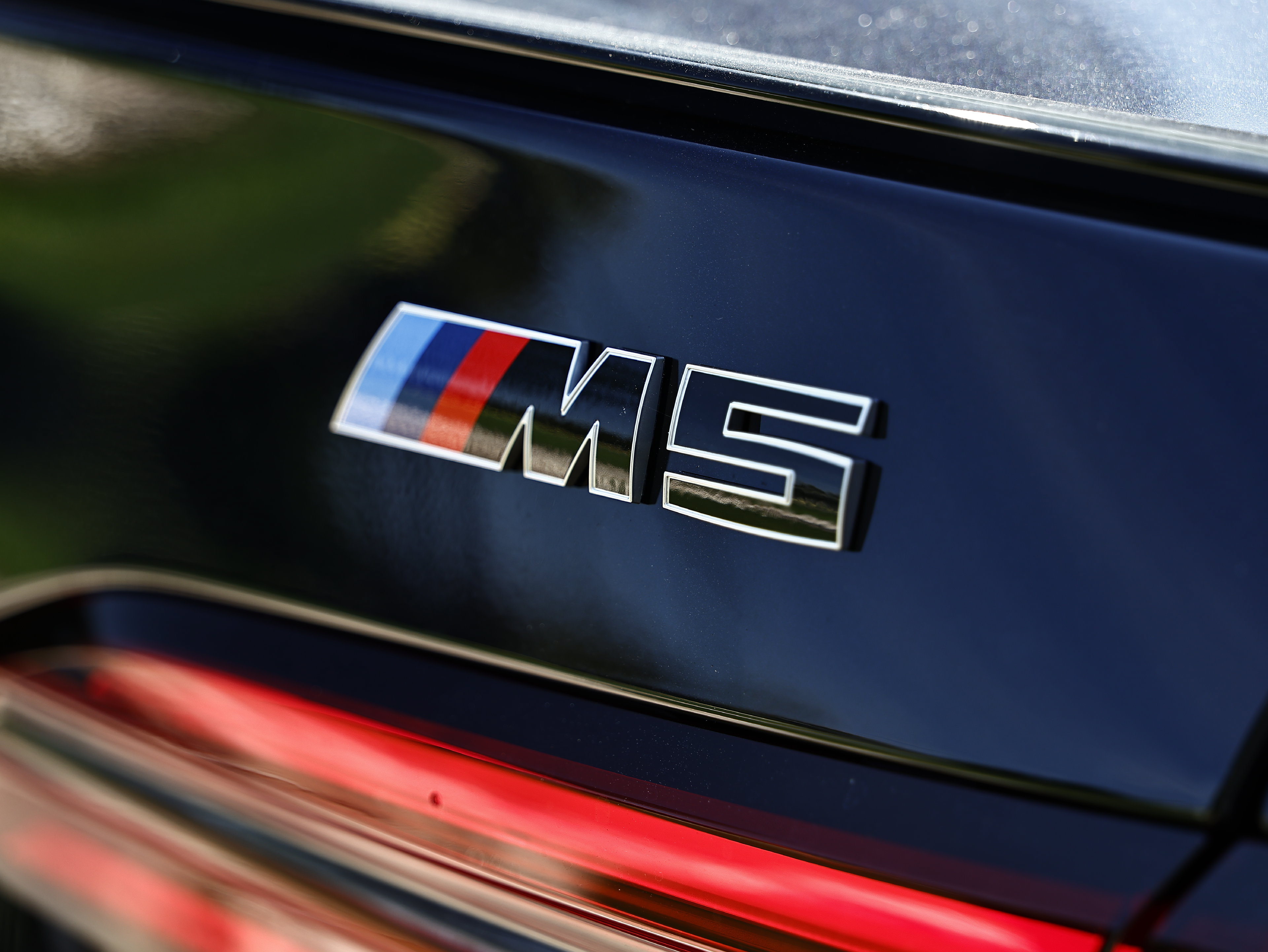 New 2027 BMW M5 w/ Executive Package AWD/4WD image 7