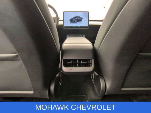 Used 2023 Tesla Model Y Long Range AWD/4WD image 22
