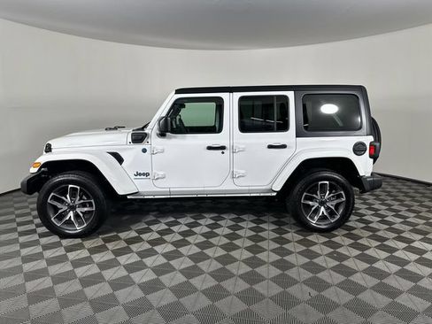 Certified 2024 Jeep Wrangler Unlimited w/ Convenience Group AWD/4WD image 26