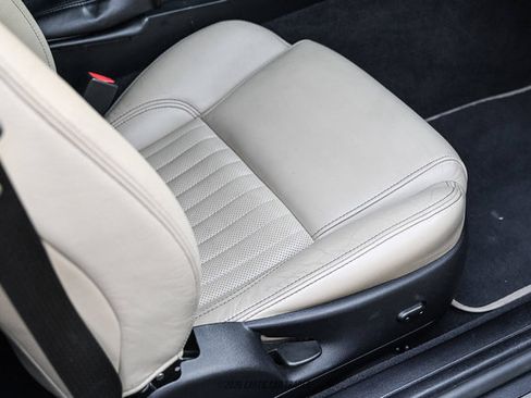 Used 2005 Ford Thunderbird RWD image 36