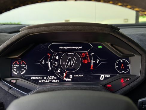 Used 2023 Lamborghini Huracan Sterrato AWD/4WD image 43