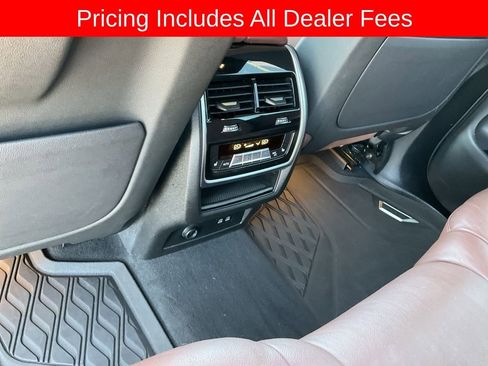 Used 2021 BMW X7 xDrive40i w/ M Sport Package AWD/4WD image 15