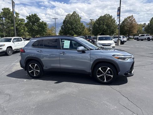 Used 2023 Toyota Corolla Cross AWD Hybrid w/ Convenience Package image 3
