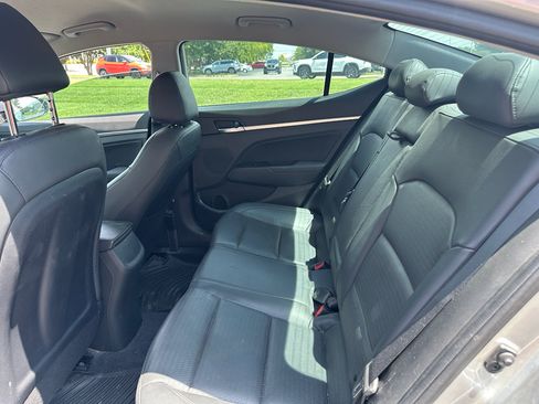 Used 2020 Hyundai Elantra Limited w/ Winter Weather Package FWD image 15