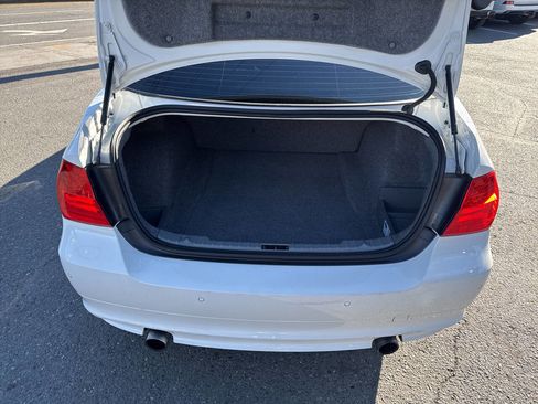 Used 2011 BMW 335i Sedan w/ Premium Pkg image 5