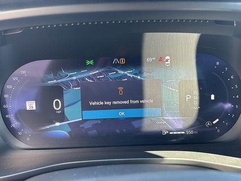 Certified 2026 Volvo XC40 B5 Plus AWD/4WD image 15