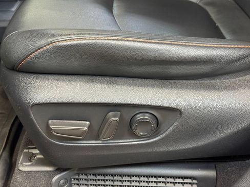 Used 2021 Toyota Sienna XSE FWD image 12