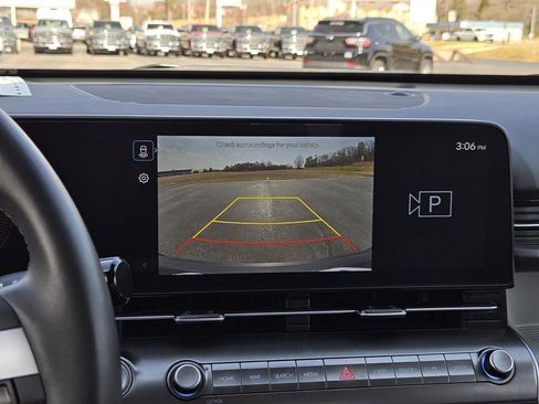 Used 2025 Hyundai Kona SEL image 18